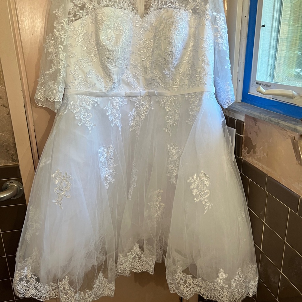 Short white wedding dress size 26